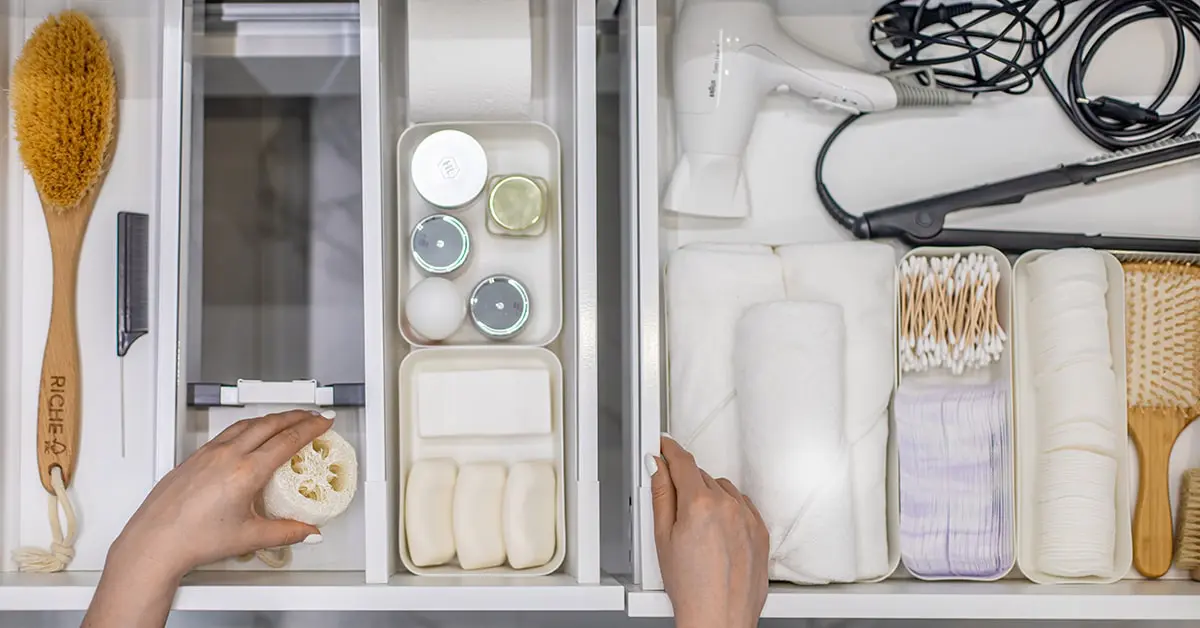 From Grimy to Gleaming: Step-by-Step Guide to Bathroom Decluttering